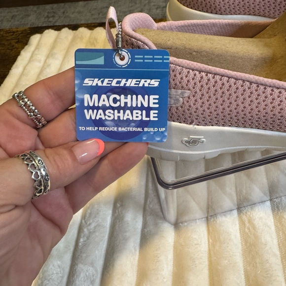 Skechers Go Walk Joy womens Walking Shoe NWT - Picture 4 of 6